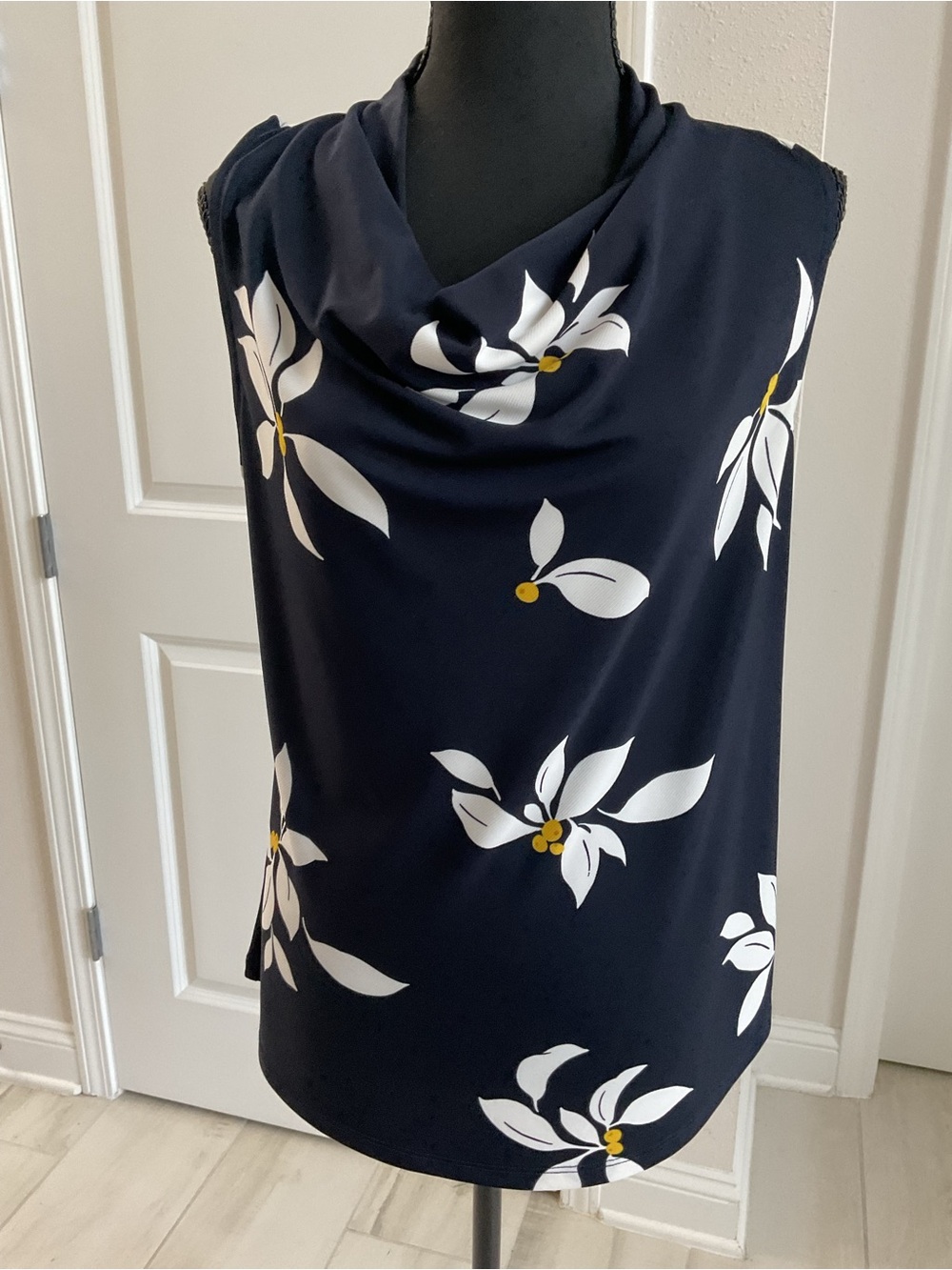 Ann Taylor Navy and White Floral Sleeveless Top